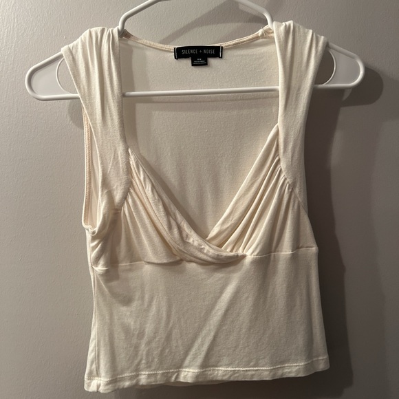 Neckline tank top from Urban Outfitters!! - Picture 2 of 3